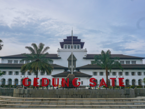 Weekend trip Bandung ke Jakarta naik bus atau travel
